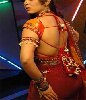 Rinku-bandra-housewife-escorts-call-girl